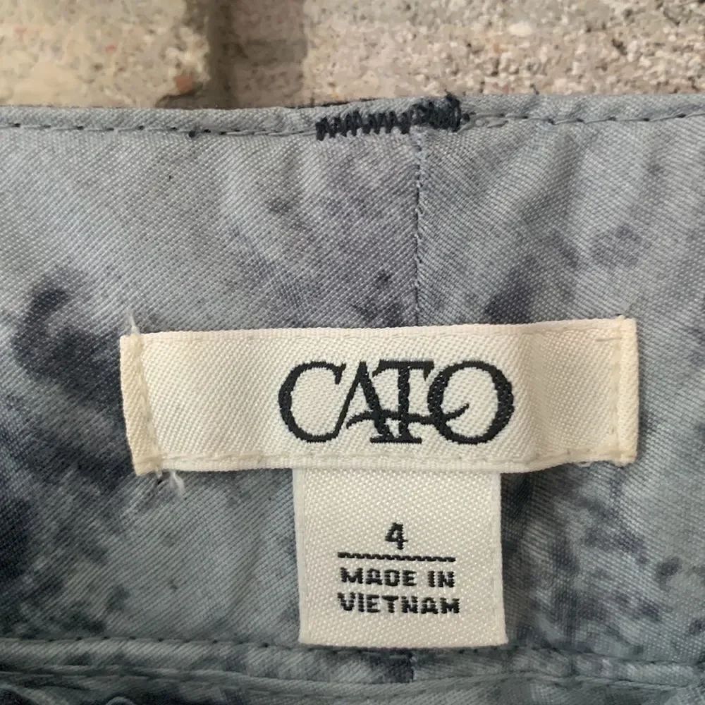 3for$20 Capri size 4 - Picture 2 of 3